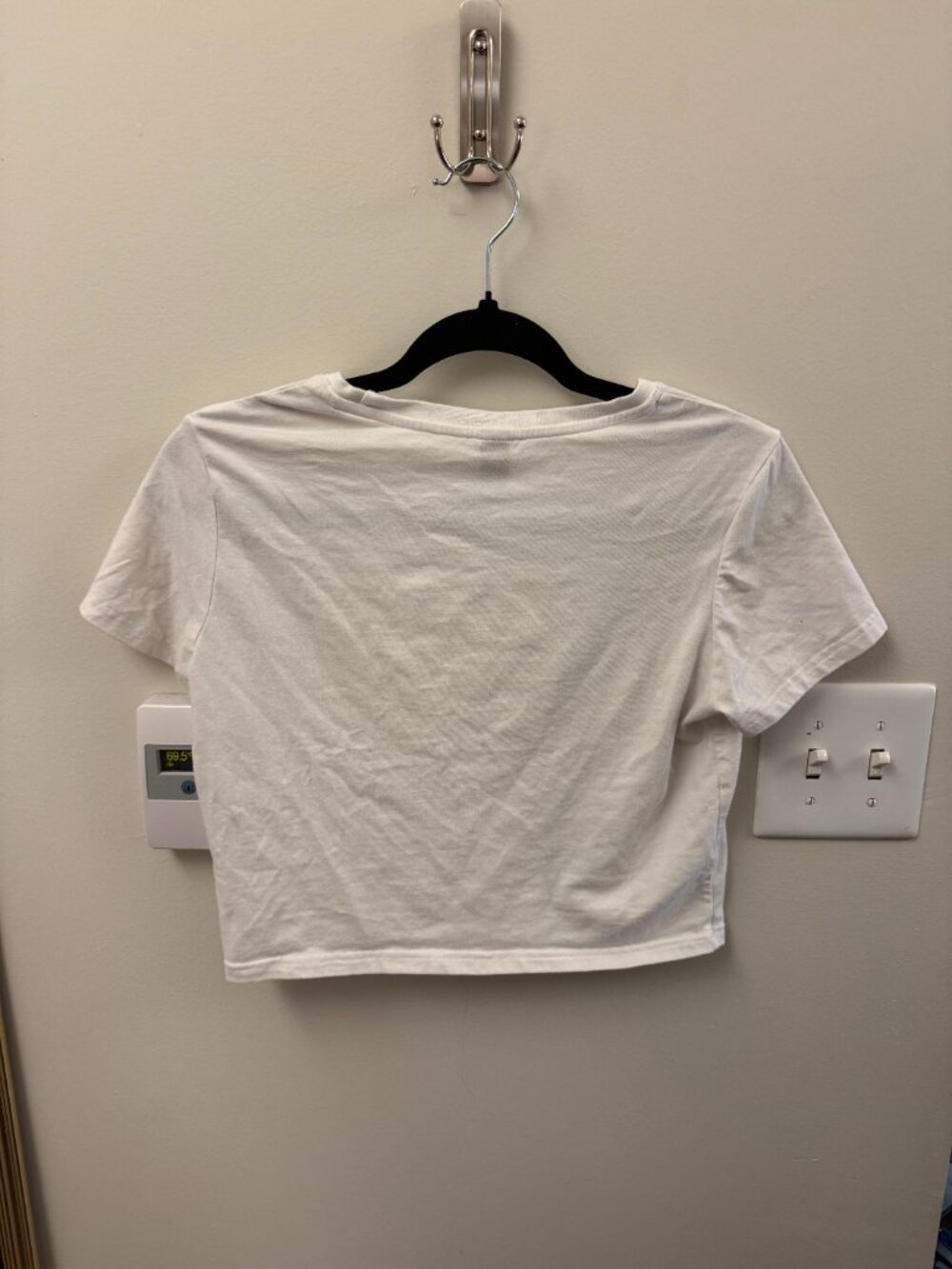basic cropped white tee - Picture 2 of 3